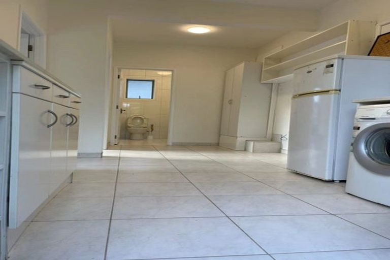 Photo of property in 31 Sequoia Place, Sunnynook, Auckland, 0620