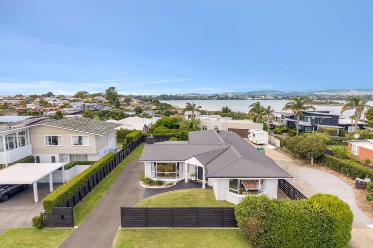 Photo of property in 25 Hillcrest Road, Otumoetai, Tauranga, 3110