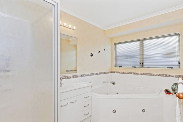 Photo of property in 151 Evans Road, Papamoa Beach, Papamoa, 3118