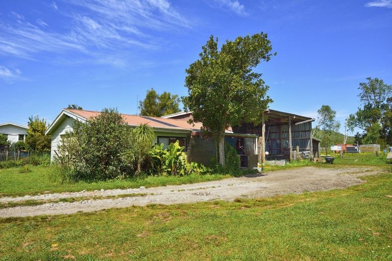 Photo of property in 51 Tauwhareparae Road, Tolaga Bay, 4077