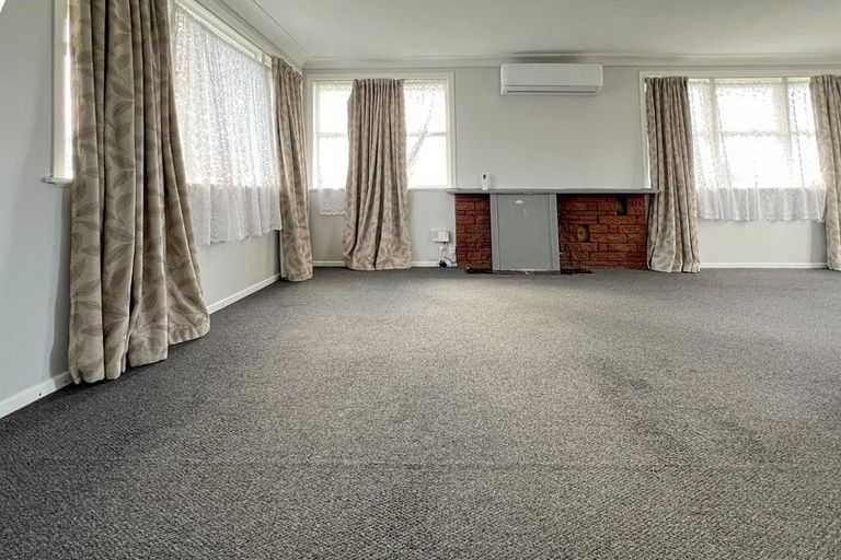 Photo of property in 5 Kelwyn Road, Kelston, Auckland, 0602