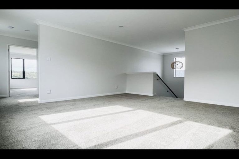 Photo of property in 38 Kotuitui Drive, Wainui, Silverdale, 0992