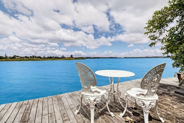 Photo of property in 48 Aurea Avenue, Pakuranga, Auckland, 2010