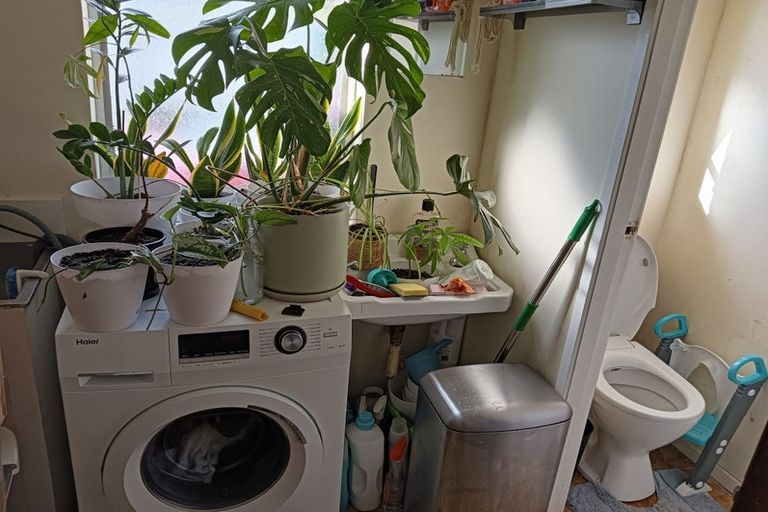 Photo of property in 31 Brixham Way, Newtown, Wellington, 6021