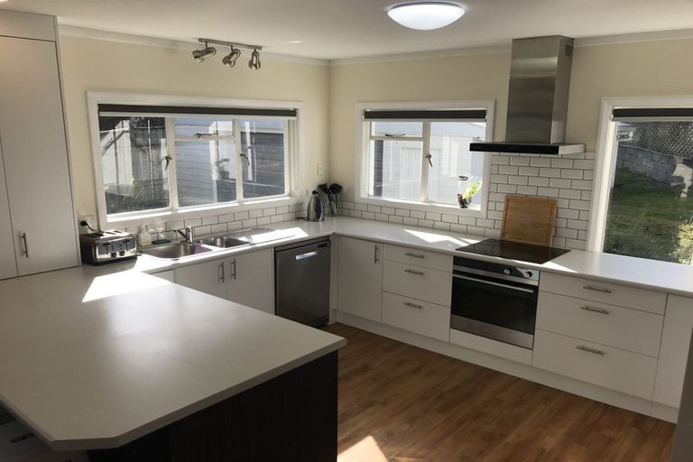 Photo of property in 11 Blue Mountains Road, Silverstream, Upper Hutt, 5019