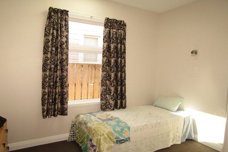 Photo of property in 49 Eden Street, Island Bay, Wellington, 6023