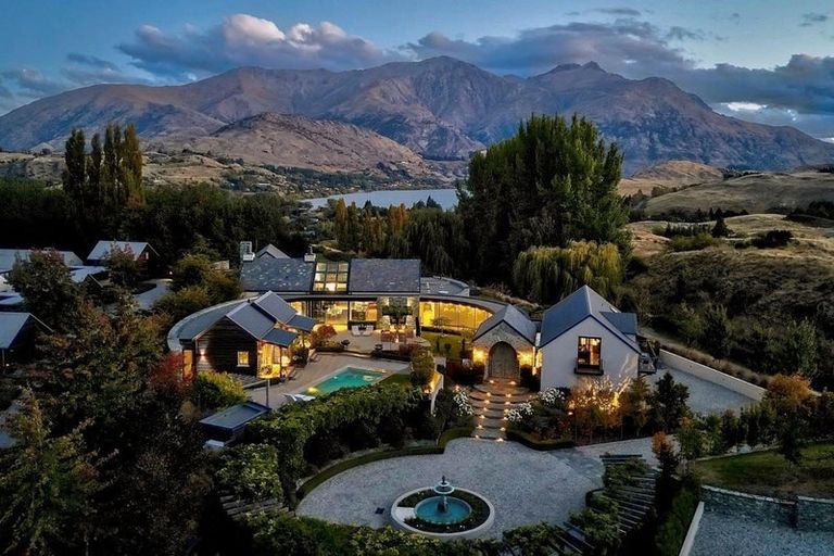 Photo of property in Millbrook Resort, 2 Millvista Lane, Arrowtown, Queenstown, 9371