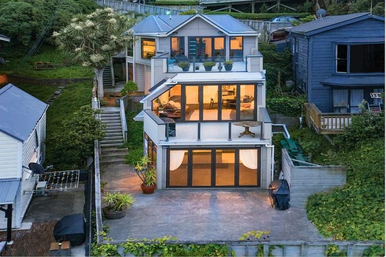 Photo of property in 75a Maida Vale Road, Roseneath, Wellington, 6011