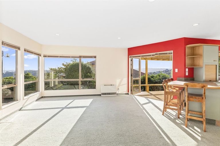 Photo of property in 2 Glengavel Grove, Papakowhai, Porirua, 5024