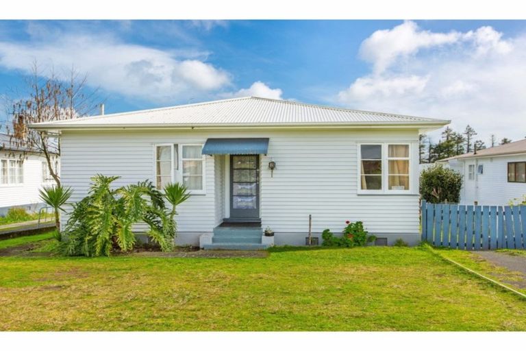 Photo of property in 84 Great South Road, Huntly, 3700