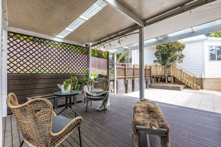 Photo of property in 64 Lemnos Place, Titirangi, Auckland, 0604