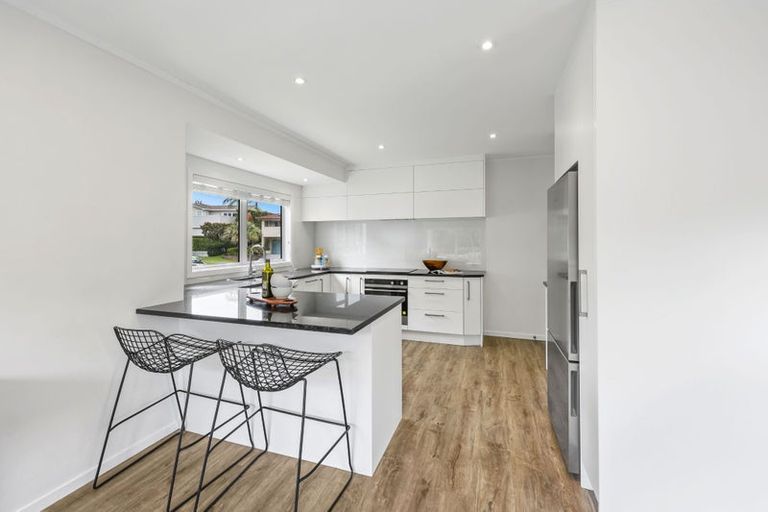 Photo of property in 16 Andrea Place, Sunnyhills, Auckland, 2010