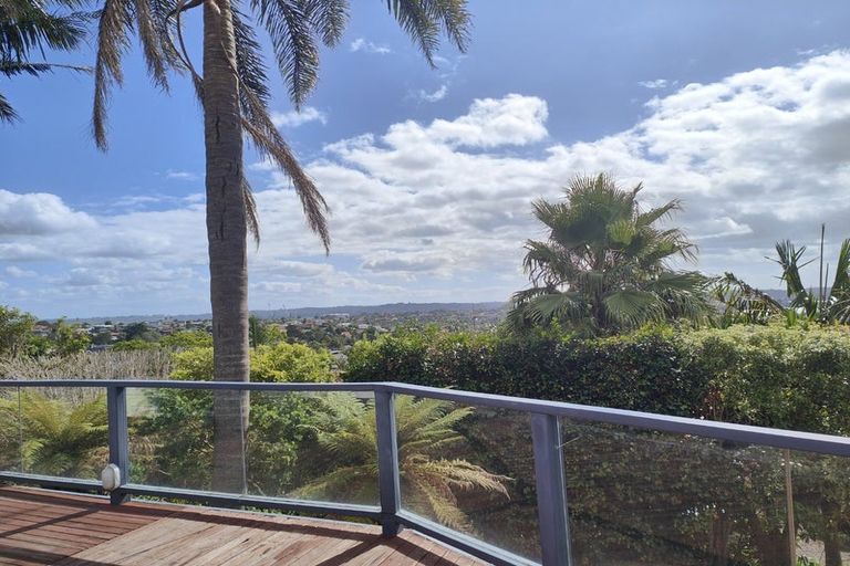 Photo of property in 94 Luckens Road, West Harbour, Auckland, 0618