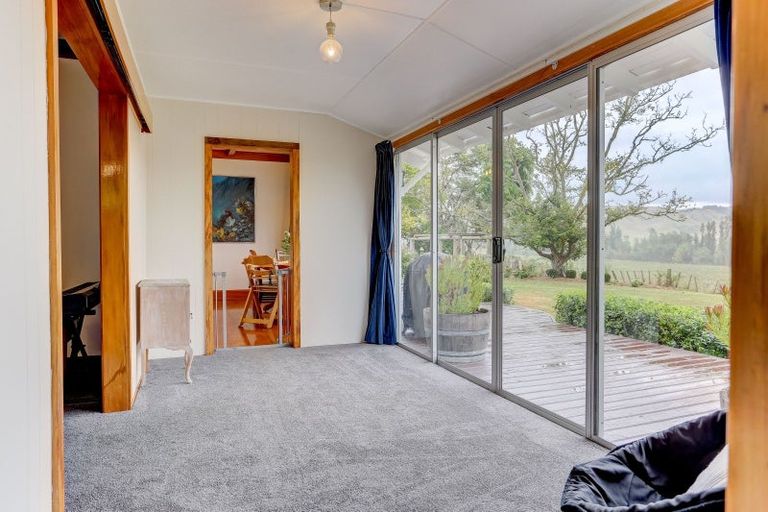 Photo of property in 943 Ruatangata Road, Whangaehu, Whanganui, 4581