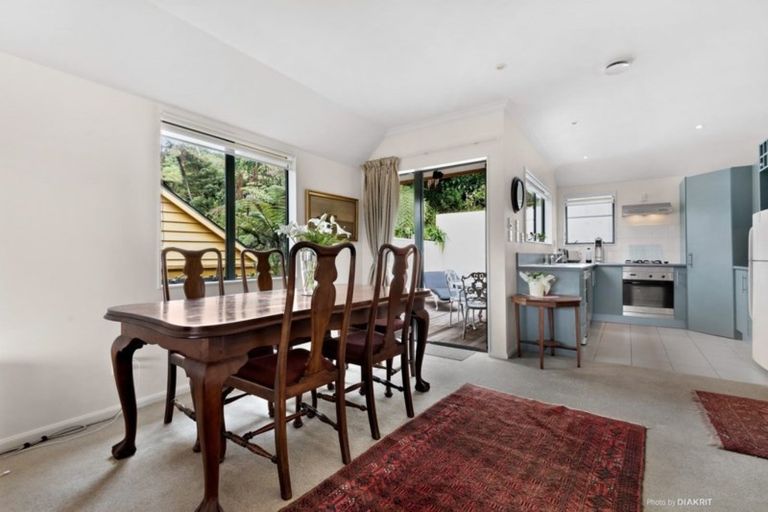 Photo of property in 33 Futuna Close, Karori, Wellington, 6012