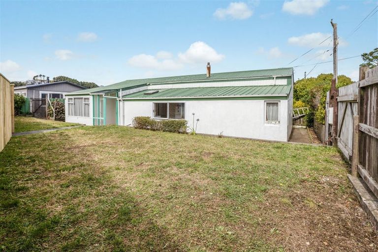 Photo of property in 21 Tarawera Road, Johnsonville, Wellington, 6037