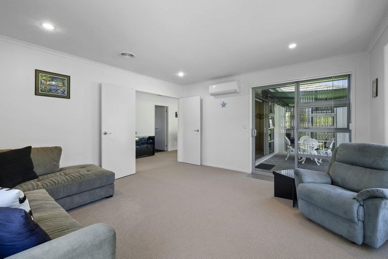 Photo of property in 4 Sawyers Way, New Plymouth, 4310