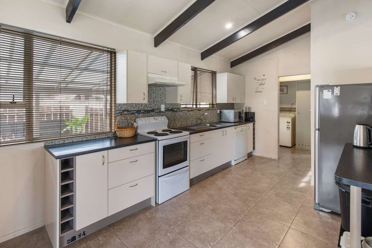 Photo of property in 31 Tongariro Street, Castlecliff, Whanganui, 4501