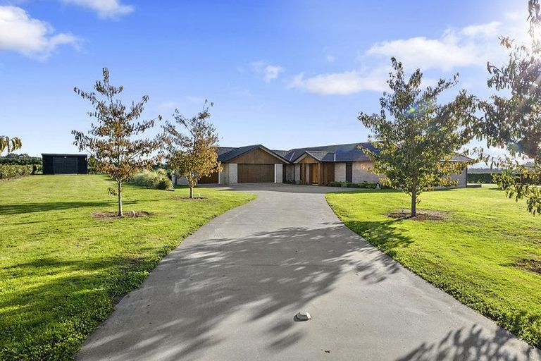 Photo of property in 132 Henwood Road, Paraite, New Plymouth, 4372