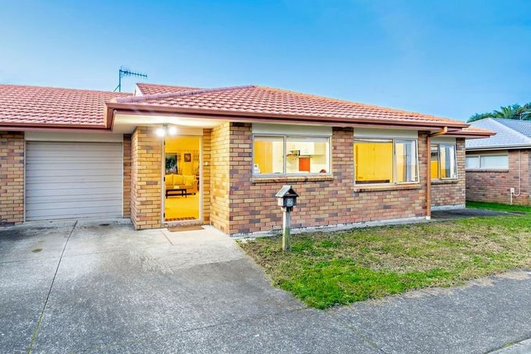 Photo of property in 17 Carlas Way, Ranui, Auckland, 0612