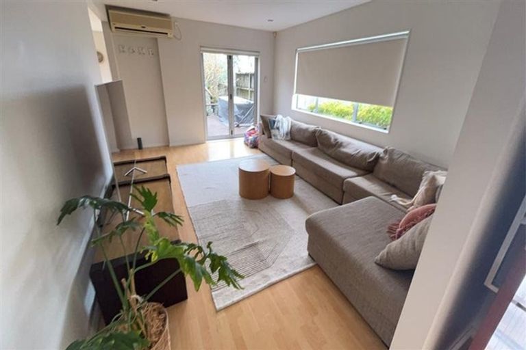 Photo of property in 33 Titoki Street, Te Atatu Peninsula, Auckland, 0610