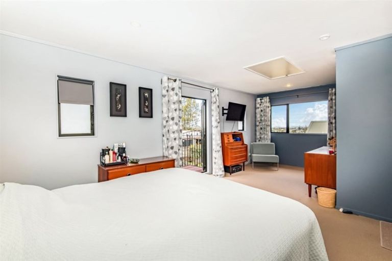 Photo of property in 123b Colwill Road, Massey, Auckland, 0614