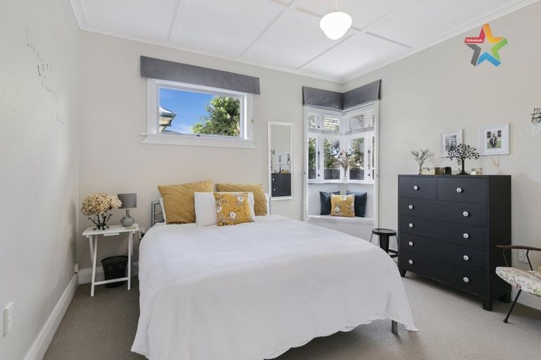 Photo of property in 52 Birdwood Road, Waterloo, Lower Hutt, 5011