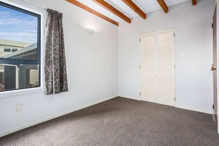 Photo of property in 15 Cobar Close, Maupuia, Wellington, 6022