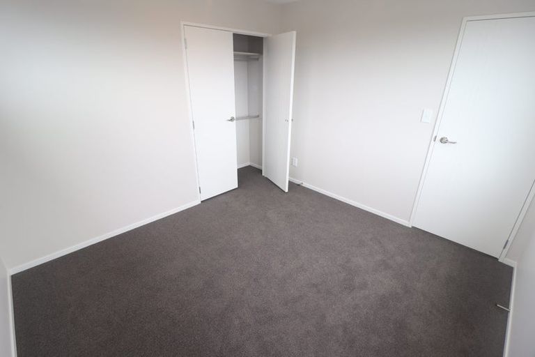 Photo of property in 2b Crystal Avenue, Te Atatu South, Auckland, 0602