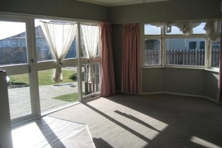 Photo of property in 2/72 Barton Street, Woolston, Christchurch, 8023