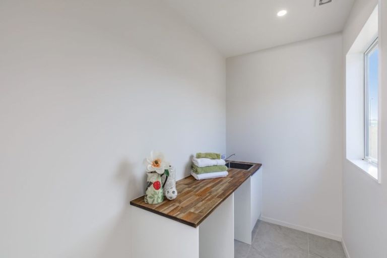 Photo of property in 62 Schoolside Road, Kumeu, 0810