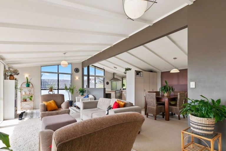 Photo of property in 65 Marellen Drive, Red Beach, 0932