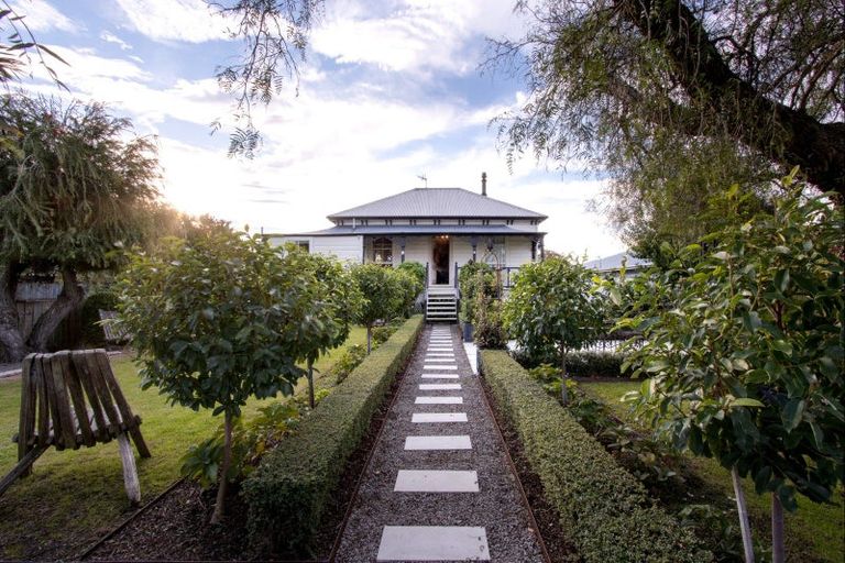 Photo of property in 12 Farndon Road, Clive, 4102