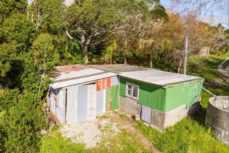 Photo of property in 950 Oneriri Road, Kaiwaka, 0573