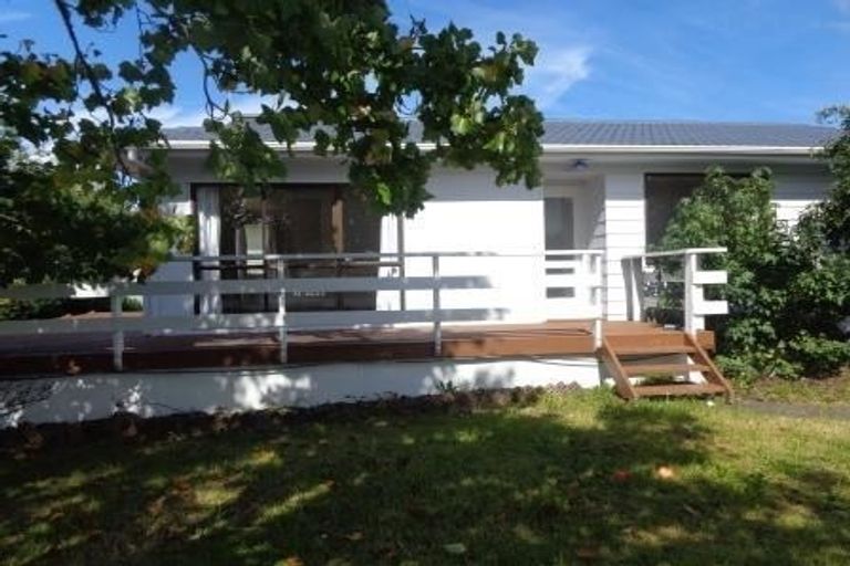 Photo of property in 12 Hamblyn Place, Ranui, Auckland, 0612