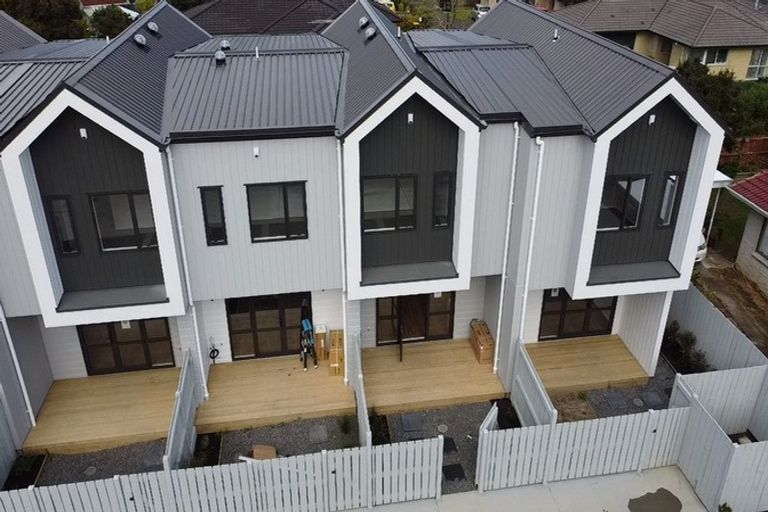 Photo of property in 6/66 Swanson Road, Henderson, Auckland, 0610