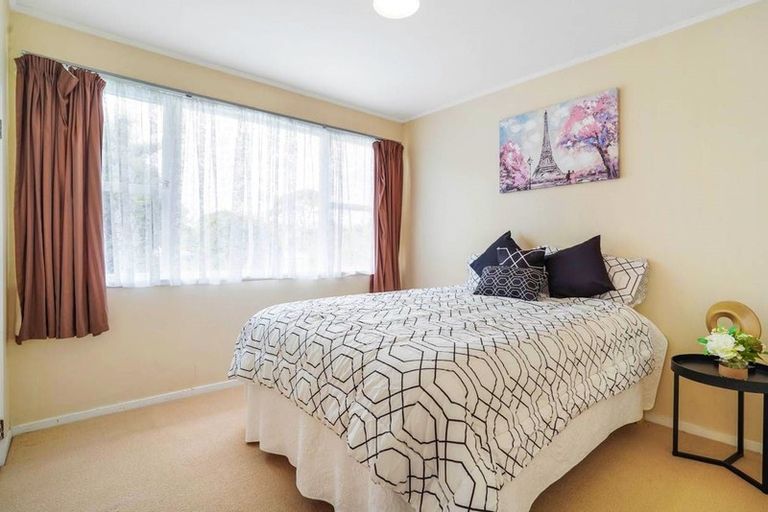 Photo of property in 14 Valencia Place, Manurewa, Auckland, 2102