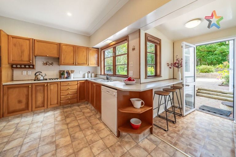 Photo of property in 52 Homewood Avenue, Karori, Wellington, 6012