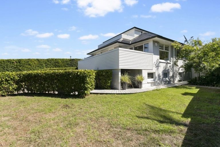 Photo of property in 38 Churchill Road, Murrays Bay, Auckland, 0630