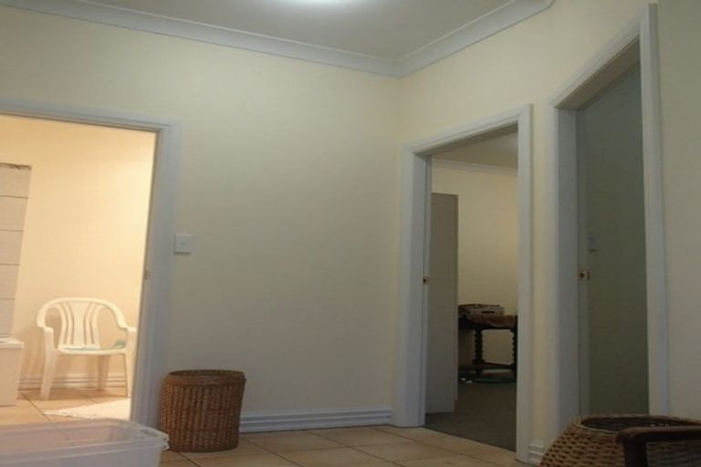 Photo of property in 52 Mitchell Street, Brooklyn, Wellington, 6021