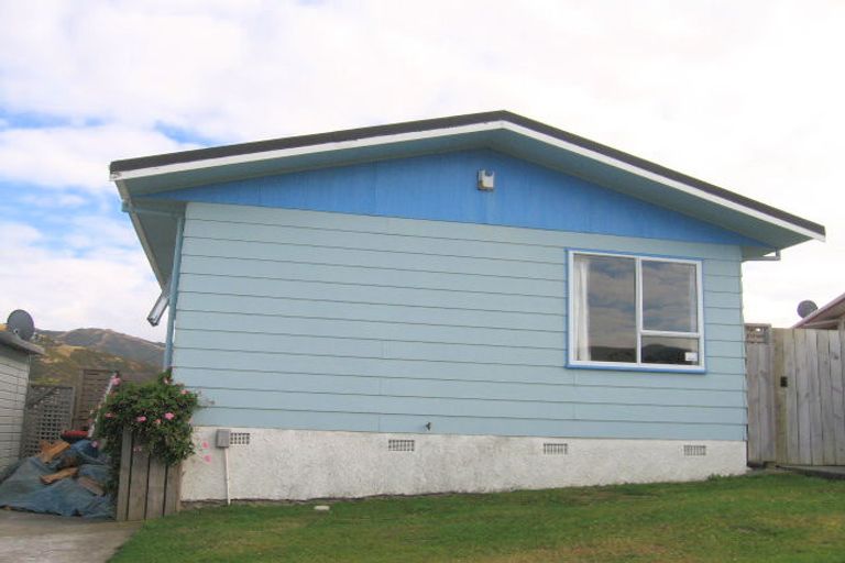 Photo of property in 69 Frobisher Street, Island Bay, Wellington, 6023