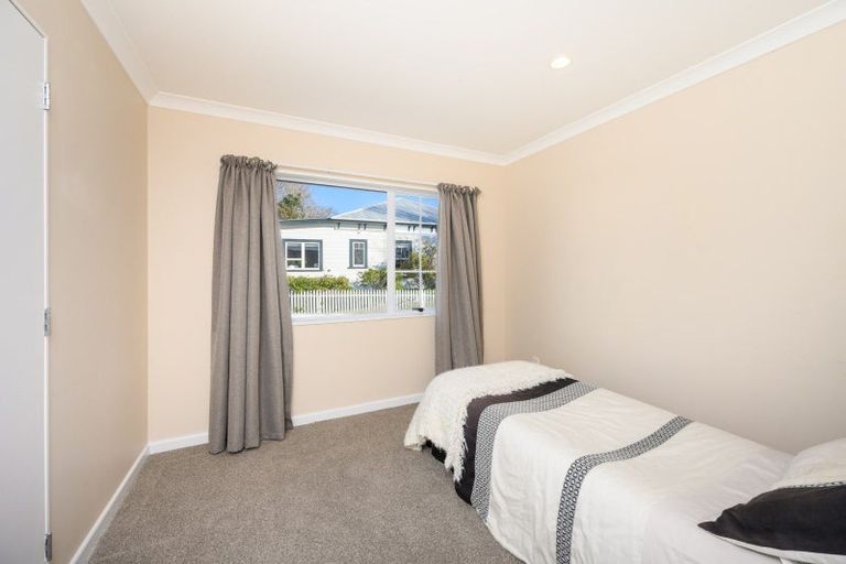 Photo of property in 1a Kings Court, Roslyn, Palmerston North, 4414