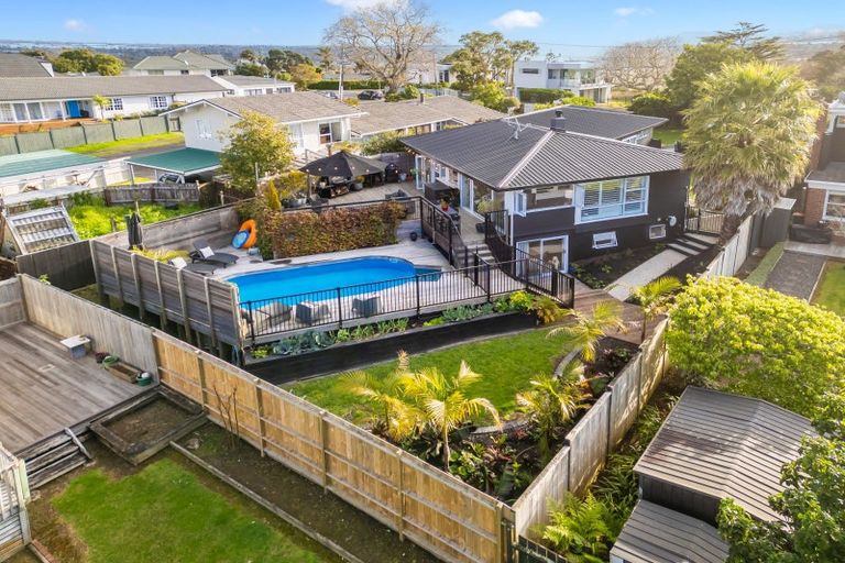 Photo of property in 81 Bleakhouse Road, Howick, Auckland, 2014