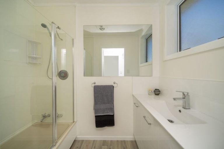 Photo of property in 17b Rimu Street, Hawera, 4610