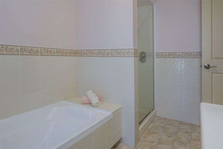 Photo of property in 12 Corfe Castle Lane, Levin, 5510