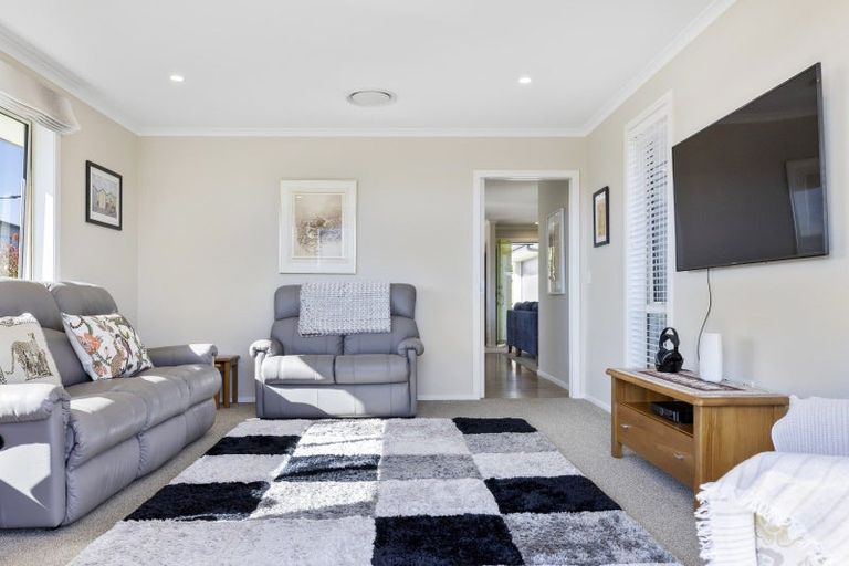 Photo of property in 4 Tuhua Close, Wharewaka, Taupo, 3330