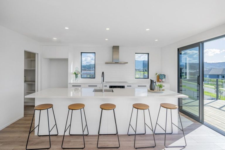 Photo of property in 12 Ngaroma Crescent, Whitianga, 3510