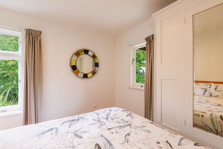 Photo of property in 35 Milton Road, Bluff Hill, Napier, 4110