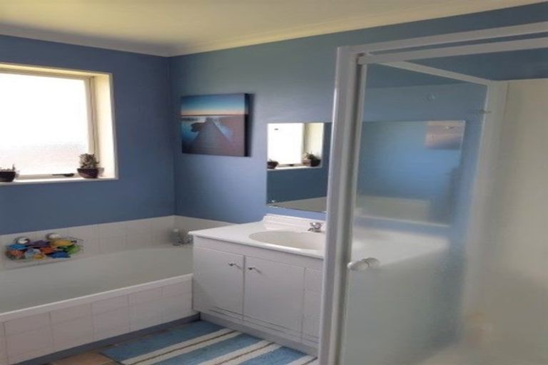 Photo of property in 11 Thornlea Drive, Welcome Bay, Tauranga, 3112