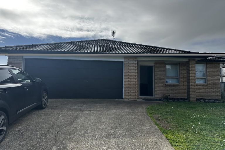 Photo of property in 29 Kathleen Reece Place, Waiuku, 2123